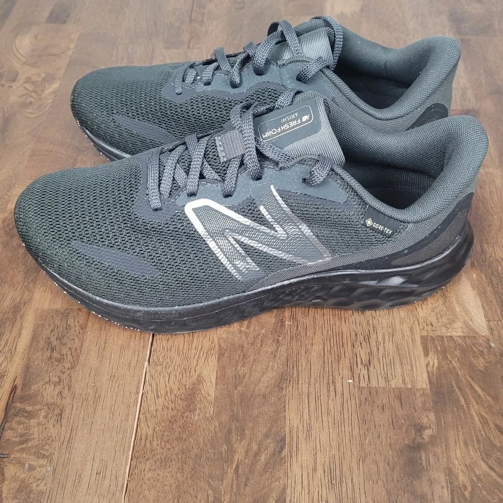New Balance Fresh Foam Arishi V4 WARISGB4 Women's Running Shoe  Sz  9.5D